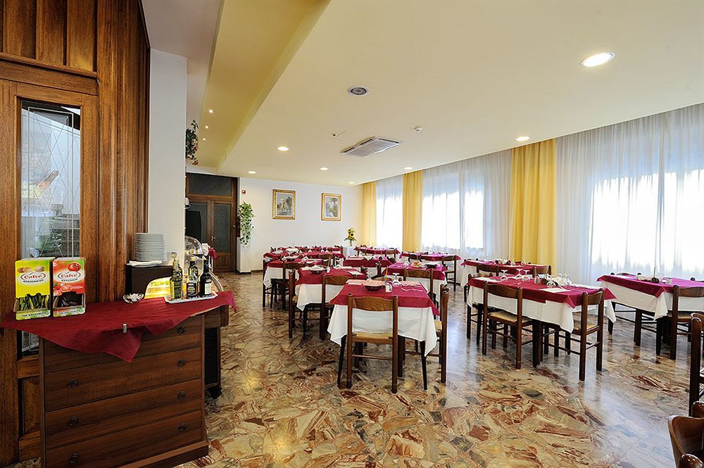 Hotel Samoa ริมินี ภายนอก รูปภาพ